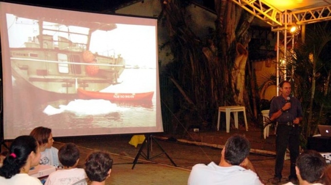 Dupla regata de São Pedro foi um grande sucesso! Na premiação, houve palestra de Amyr Klink